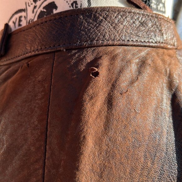 BANANA REPUBLIC Buttersoft Vintage Leather Pencil Skirt, Sz 6 w/ Tiny Flaws - Picture 7 of 15